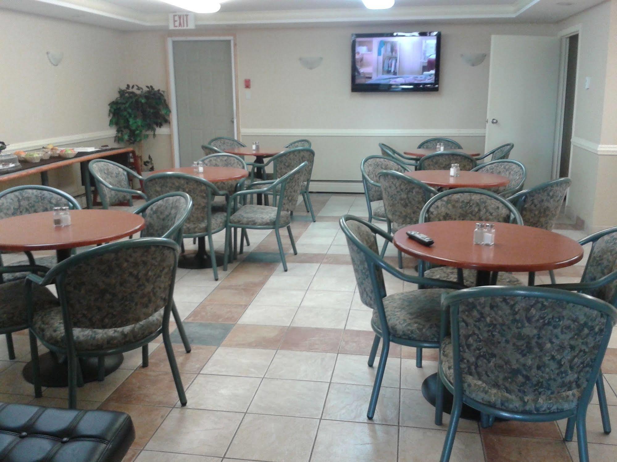 Stampeder Inn Ponoka Dış mekan fotoğraf